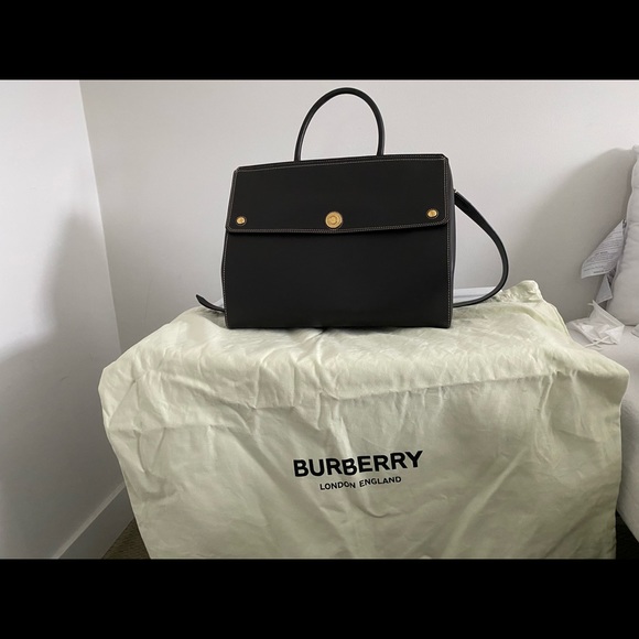 Burberry bag - Picture 3 of 8